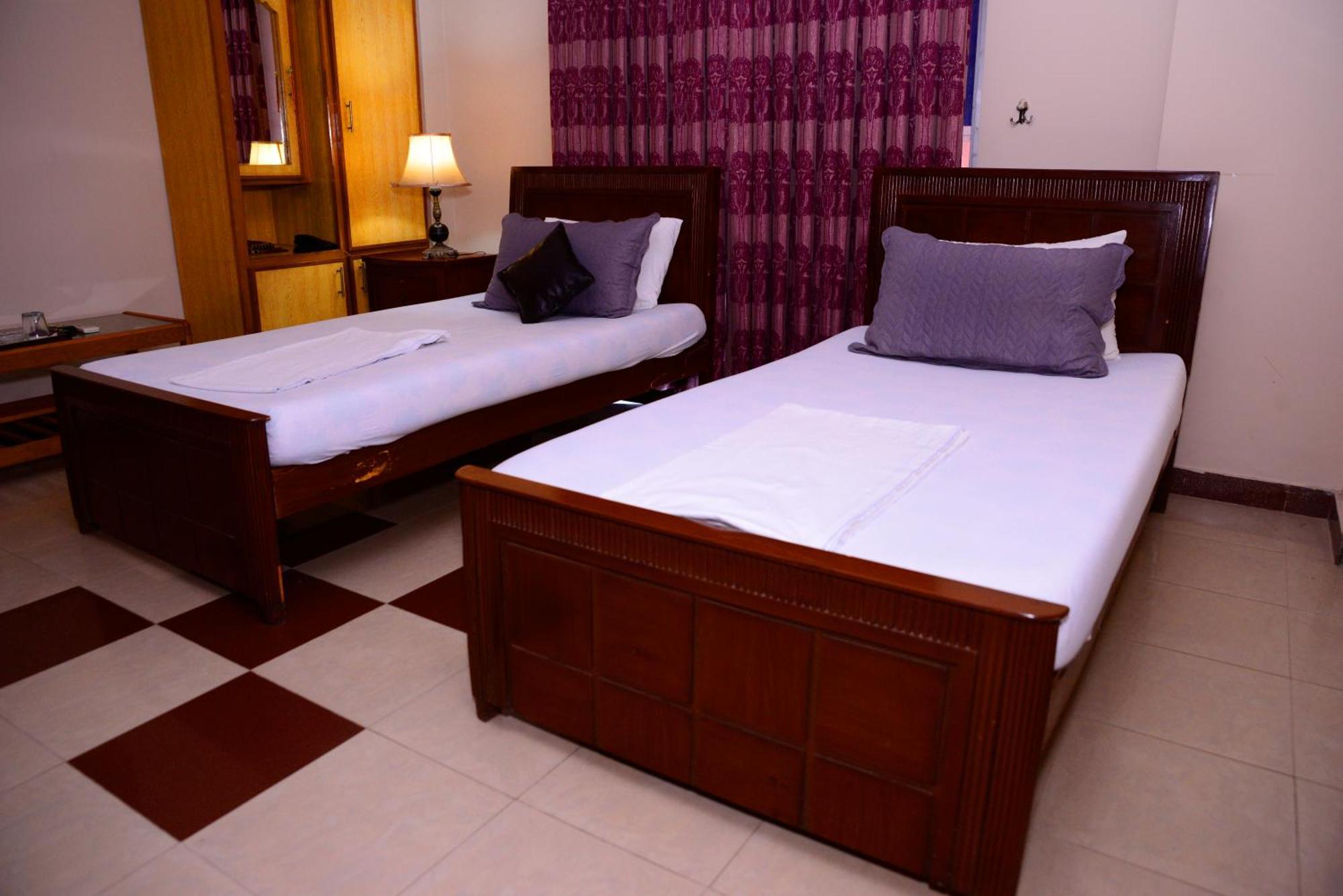 Mir Continental Hotel & Restaurant Muzaffarabad Zewnętrze zdjęcie